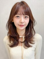アグノス 青山(Agnos)&nbsp;レイヤーカット大人可愛いセミディ艶感ナチュラルカール美髪