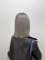 リタ ハマノマチ(LiTA hamanomachi)&nbsp;ホワイトシルバー／ミディアムヘア