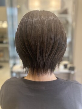 トウロウ 川口店(TOU/ROU) 大人ショート 白髪ぼかし 脱白髪染め ハイライト30代40 代