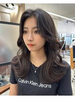 ネモネ バイ ミリー 梅田茶屋町(nemone by milly)&nbsp;【梅田茶屋町】レイヤーカット×くびれヘア