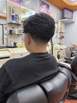 デザミ(Des Amis)&nbsp;センターパート×テーパーフェード