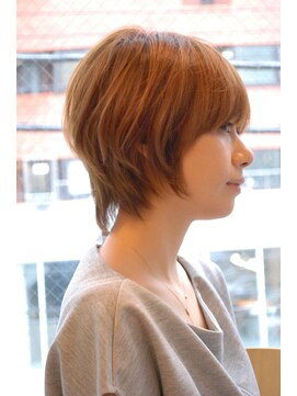 レウナ 外苑前(Reuna) トップふんわりショートボブ【外苑前・青山・表参道】