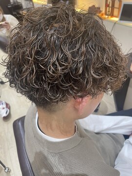 ガーデンエス 府中店(GARDENes) 【波巻きパーマ】