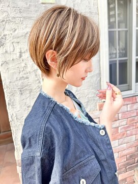 ロンドホットリップ 立川(Lond hot lip) ケアブリーチ白髪ぼかしハイライト×大人ガーリーショート[立川]