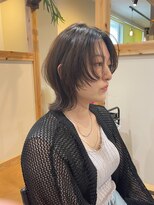 ティピ(tipi)&nbsp;ミディアムレイヤー ウルフ顔まわりレイヤー 香椎　千早20代30代