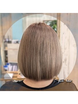 ピヴォヘアー(pivo hair) ピンクグレージュ ダブルカラー ミニボブ