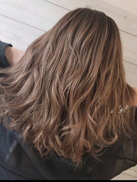 キーン 渋沢(KEEN.) バレイヤージュでミルクティーベージュ