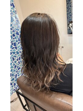 リリー(Lily) グラデーション　ミルクティー