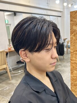 ファルベ(Farbe) ニュアンスパーマ/センターパート/ベリーショート/アッシュ