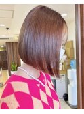 大人可愛い20代30代ショート前下がりぱっつんボブインナーカラー