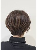 丸みシルエットのくびれショートボブ