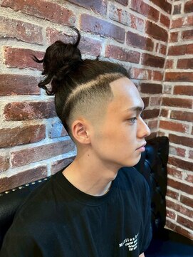ミリオンバックス 御徒町店(Million Backs) 御徒町/刈り上げセンターパート/波巻きツイストスパイラル