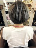 シルバーグレー