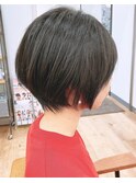 頭の形がキレイに見えるショートボブ