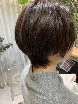 ハブ(hub) バッサリショート【hub(hair)天神今泉】