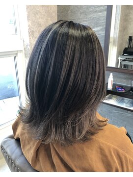 ヘアアンドメイクユ ニキス 利府店(HAIR&MAKE UNIXIS) バレイヤージュ