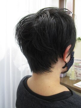 コアフィールフィス(COIFFURE fils) 【見附・今町】癖を活かしたアシメショート