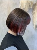 ■インナーカラーレッド　前下がりミニボブ
