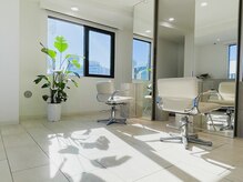 グローブス オモハラ(THE GLOBES OMOHARA)の雰囲気（自然光が差し込む開放感のある店内【表参道／原宿】）