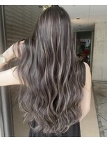 ヨロ 小岩(YOLO)&nbsp;ハイライトカラーミルクティーベージュケアブリーチダブルカラー