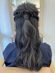 韓国風巻き髪ハーフアップ