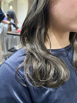 エルト 四条烏丸(elto) 色味抜群オリーブベージュ