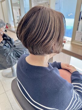 アッシュ 下北沢店(Ash) 白髪ボカシカラーのショートボブ