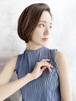 マーブルズ 横浜店(marbles)の写真/白髪をぼかすハイライトで絶妙な抜け感を実現！伸びた時に目立ちにくいのも嬉しいポイント◎【横浜駅2分】