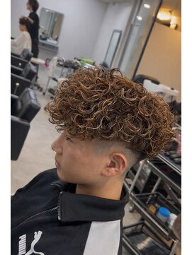 イーラ アメ村店(era) ブラウンベースメッシュスペインカール