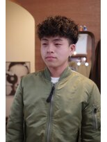 エディ(Edy)&nbsp;マッシュ刈り上げ波巻きスパイラルパーマ波巻きパーマ眉毛カット