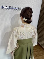 ルネッサンスヘアー ラファエロ(RAFFAELLO) 袴ヘアアレンジ 袴ヘア アップスタイル タイトヘア