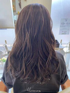 スタッフ イット ヘアー 外国人風カラー×ナチュラルハイライト☆