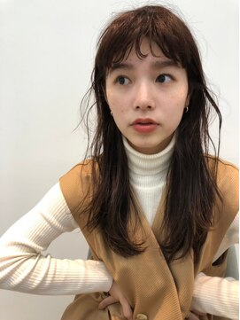 ローウェ 沖縄新都心(Louwe) ロングウェーブカーキベージュカラー[おもろまち駅/沖縄新都心]