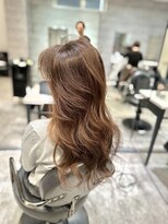 アンダーバーホワイト(_WHITE)&nbsp;レイヤーカット透明感カラー顔まわりカット　ブラウンカラー