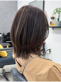 白髪ぼかしハイライト × レイヤーカット