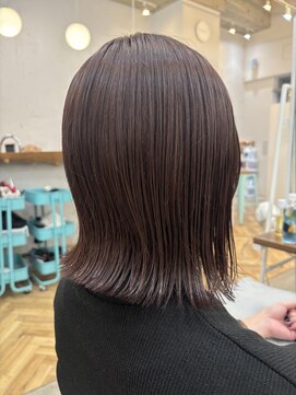 ロミー 本厚木(ROMMY.) 切りっぱなしボブ/外ハネ/バイオレット/艶カラー