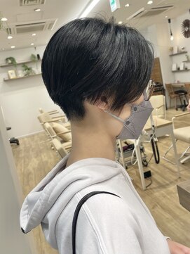 ピルボックス(PILL BOX) 耳掛けショート/刈り上げ/マッシュ/ベリーショート