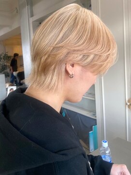 セプト 天神大名(SEPT.) ホワイトカラー ウルフカット メンズパーマ　毛流れパーマ