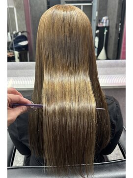 スライバイリアオオサカ(Sly By Ria OSAKA) 髪質改善/酸熱トリートメント/縮毛矯正【梅田】【大阪】