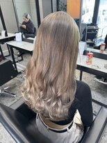 パヌポン 原宿表参道(PANUPON) ケアブリーチバレイヤージュハイライトミルクティーグレージュ