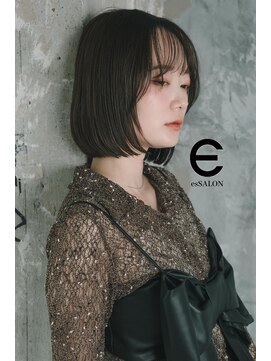 エス 大阪梅田店(es) 透明感グレージュカラー切りっぱなしボブ