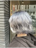 ガーリー切りっぱなしボブ×シルバーヘア