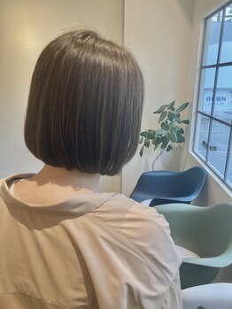 豊富なトリートメントから1人1人の髪質や希望の仕上がりに合わせたヘアケアをご提案♪艶感のあるスタイルに