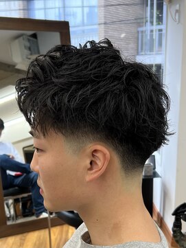 ザデイトウキョウ 表参道 青山(THE DAY TOKYO) MEN’S/サーフカール/刈り上げセンターパート/表参道駅/青山