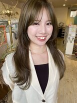 エムティラーレ(M-tirare) 透明感オリーブベージュカラー