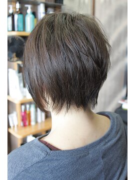 オーバーキャプテンネイキッド(OVER CAPTAIN NAKED) 小・顔ショート×デザインローライト