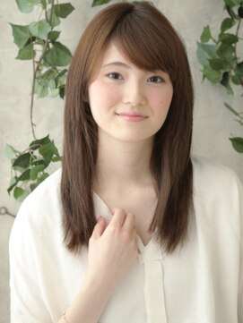 フラミューム(flammeum) シンプルを極めたニュアンスストレートスタイル【平塚】