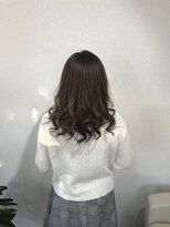 オッタントゥーノ(OttantunO 81) 小顔カットできめるセミロングヘア