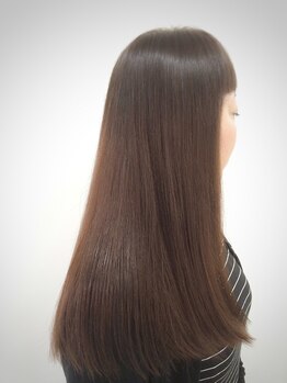 フレイバー オブ ヘアー(FLAVOR OF HAIR)の写真/SNSで話題☆《ウラノス髪質改善美髪ストレート》シルクのような手触りのしなやかなストレートヘアへ。