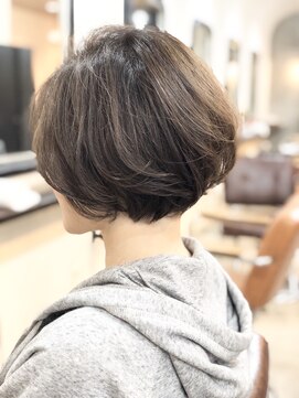 エトネ ヘアーサロン 仙台駅前(eTONe hair salon) 30代、40代にオススメ！ふんわり×くびれショート×ベージュ